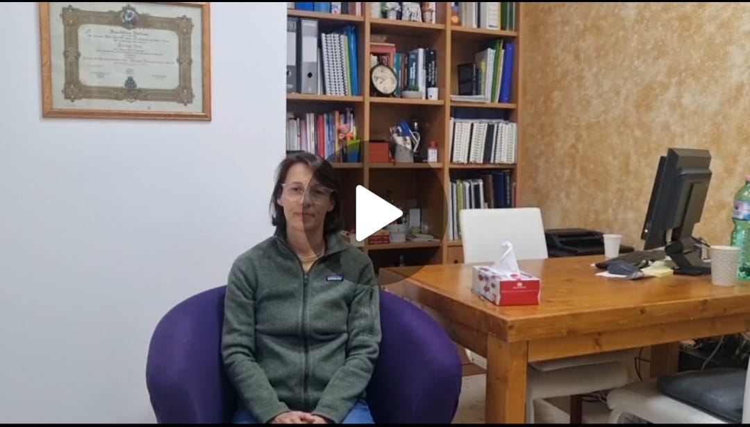 Carica il video: 